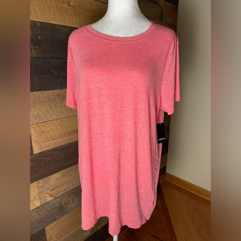 Torrid Classic T-Shirt Size 1X New!